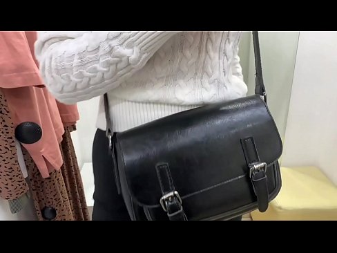 ❤️ Masturbación pública de la joven zorra FeralBerry con un consolador en el probador ❌ Porno en es.xxx-wow-net.ru ❌️
