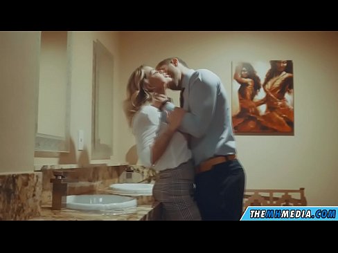 ❤️ Cuando una rubia tetona te seduce en un baño público ❌ Porno en es.xxx-wow-net.ru ❌️